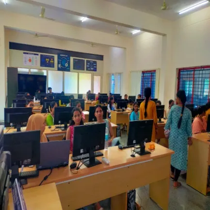 Artificial Intelligence & Machine Learning — facilities photo 31