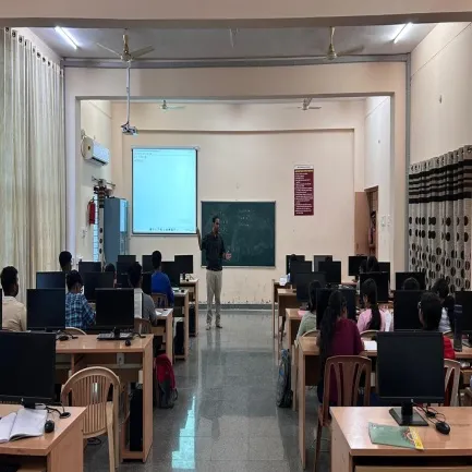 Artificial Intelligence & Machine Learning — facilities photo 115