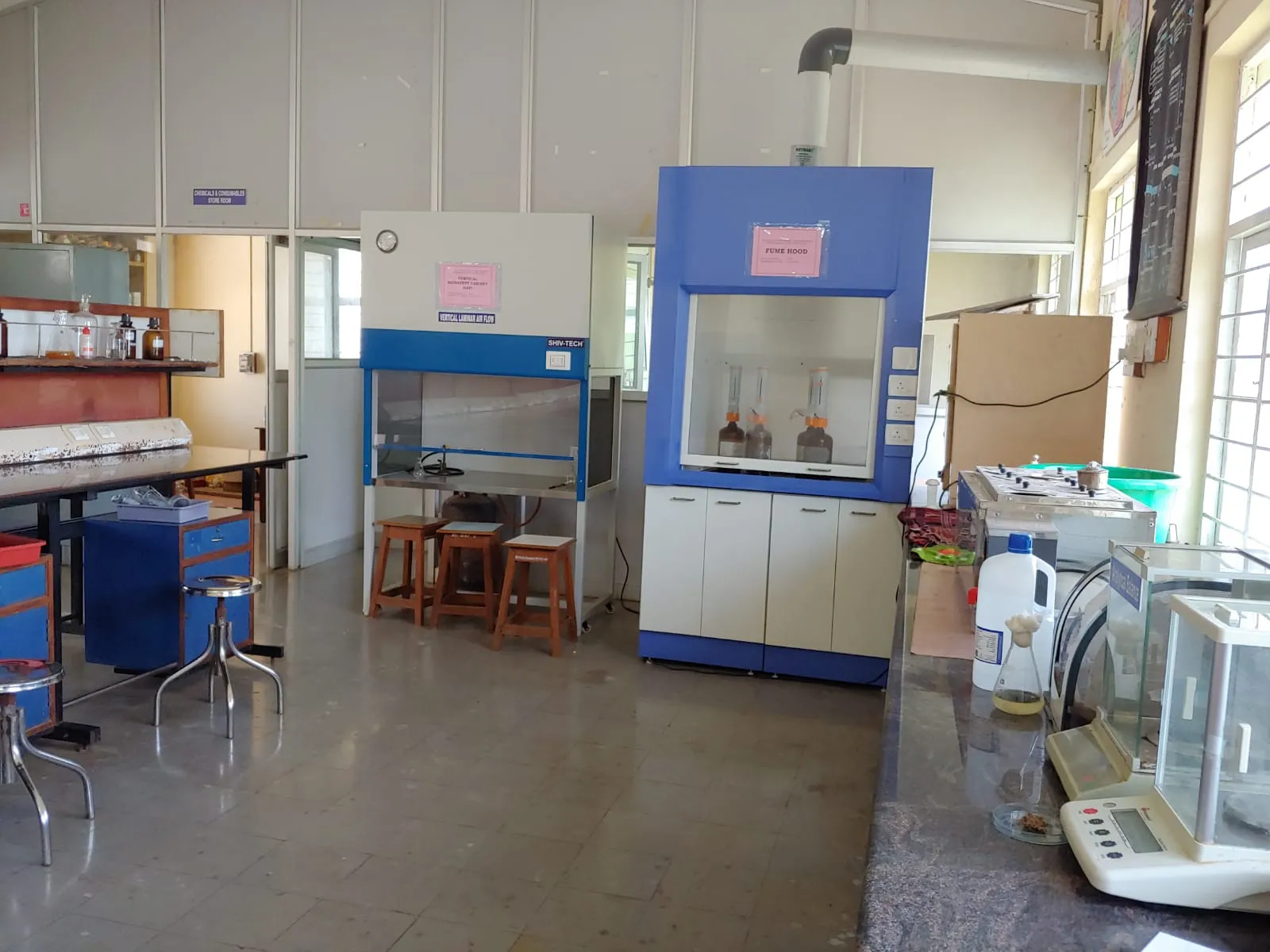 Laboratories & Instrumentation