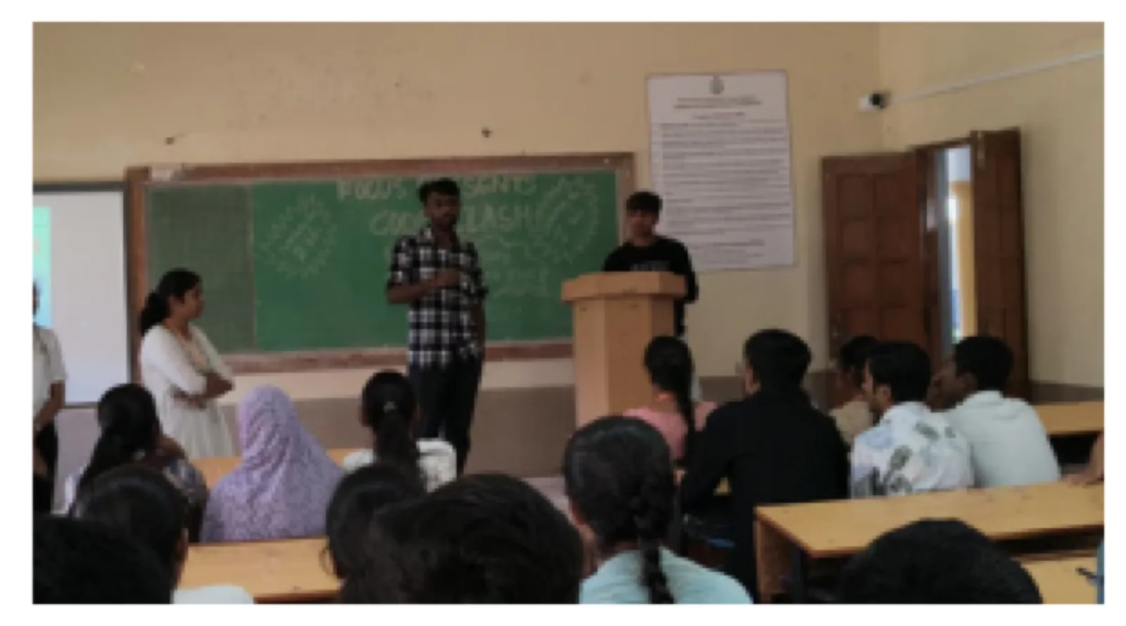 Third-semester students at the Code-Clash contest