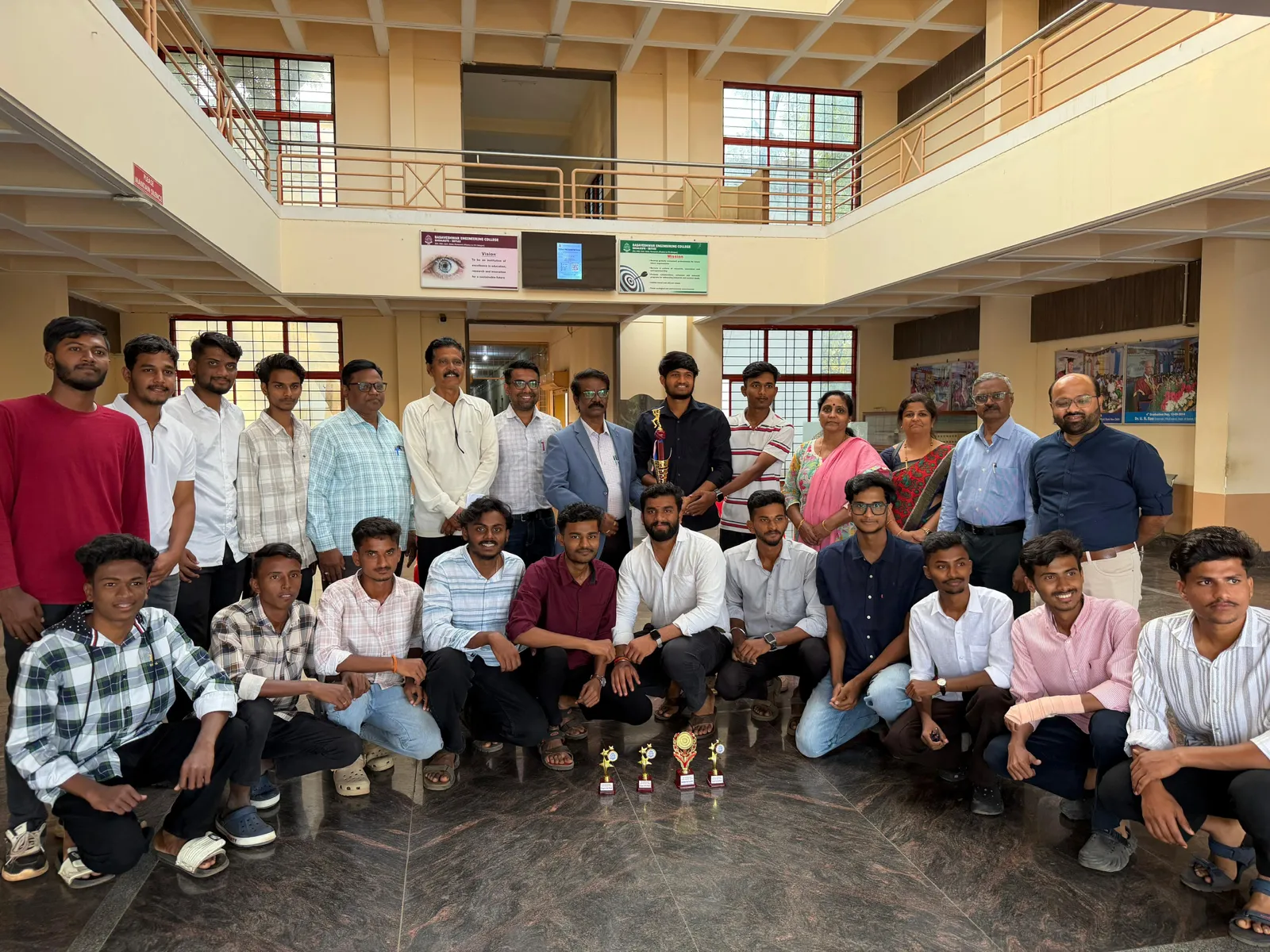 Information Science & Engineering — facilities photo 12