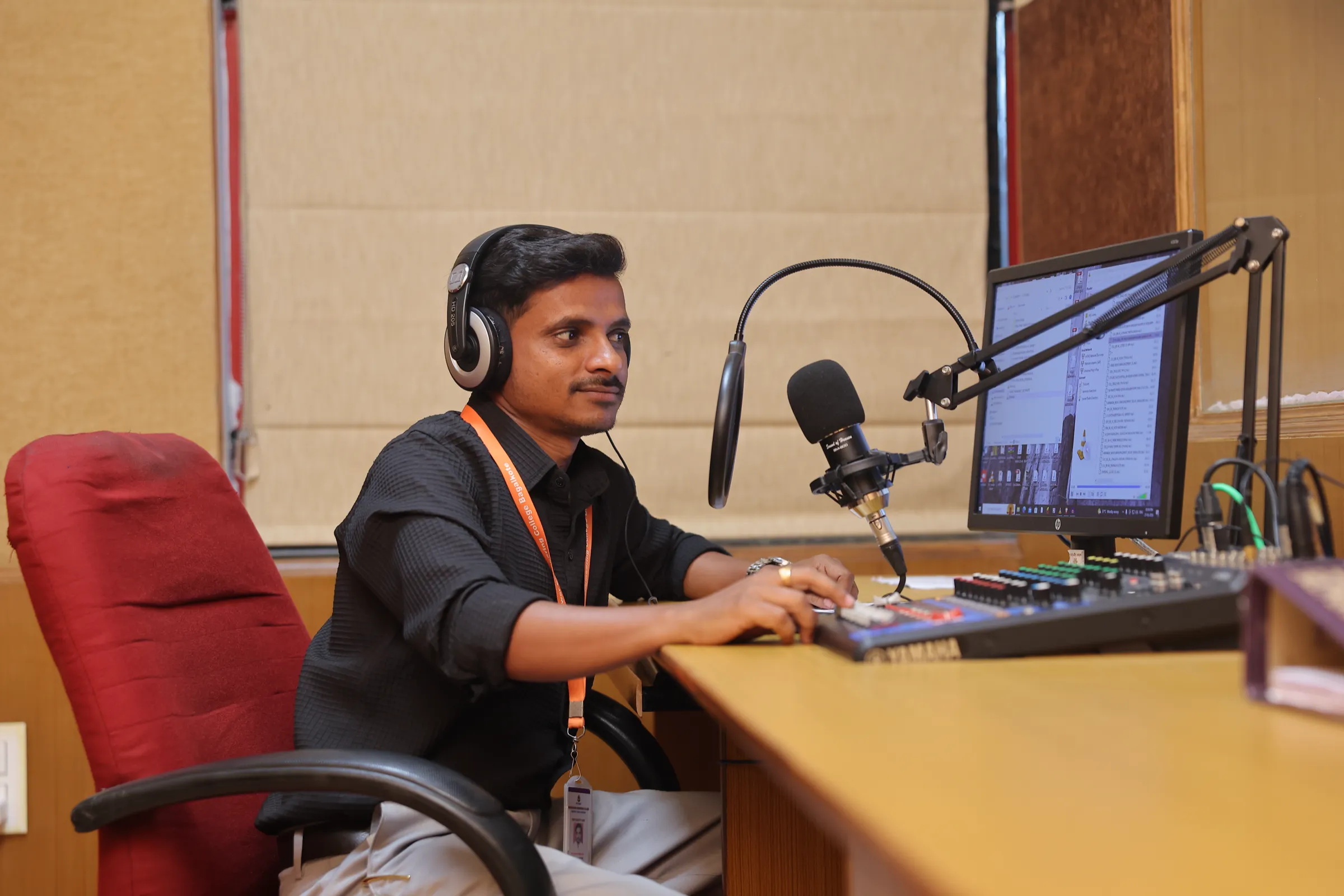 BEC Dhwani 90.4 FM community radio studio at Basaveshwar Engineering College 2