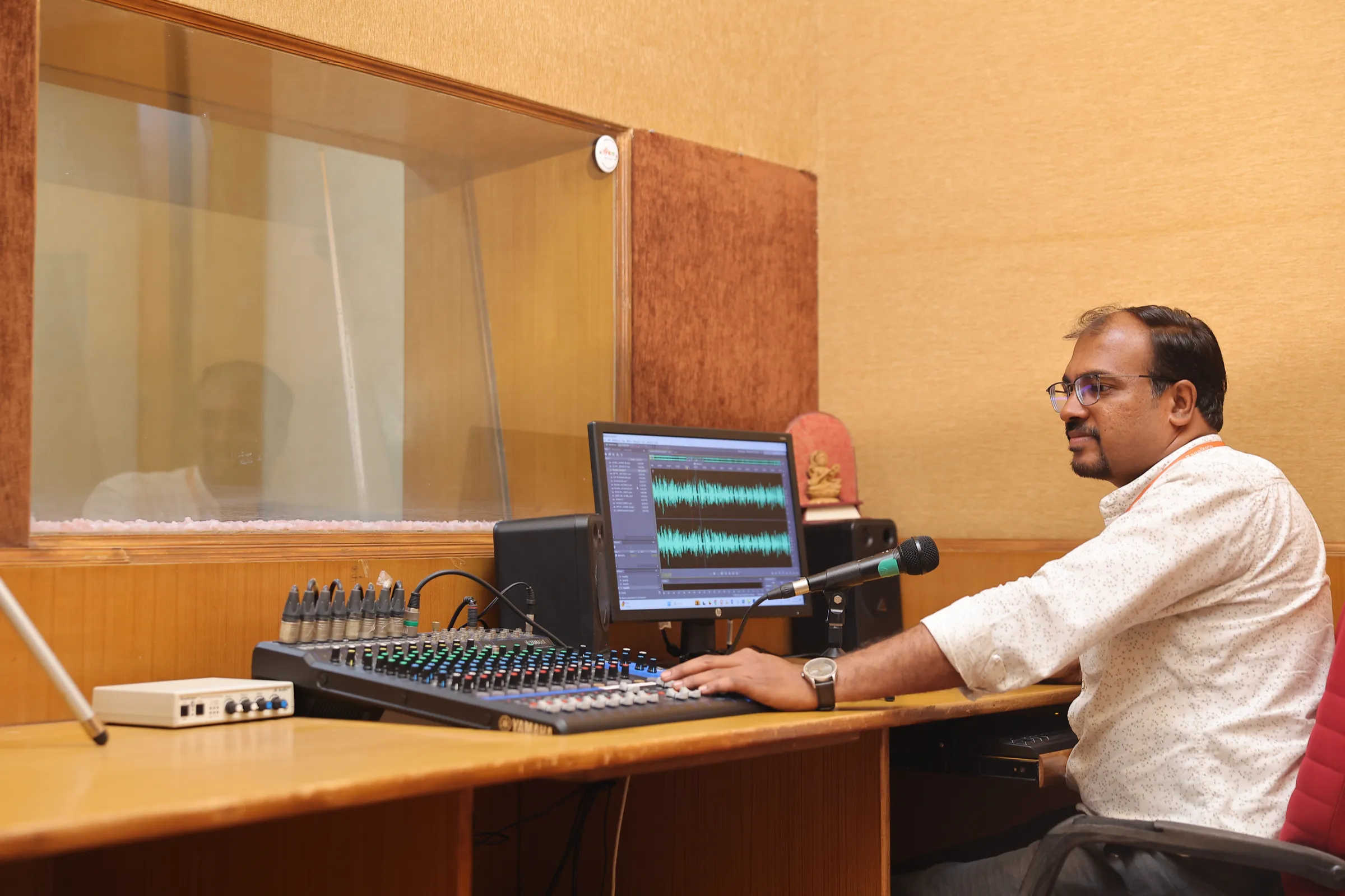 BEC Dhwani 90.4 FM community radio studio at Basaveshwar Engineering College 3